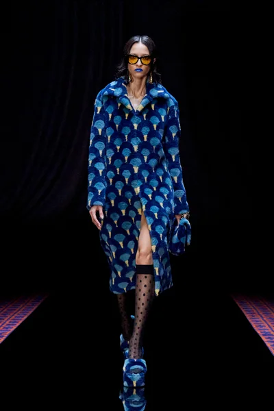 Look 17